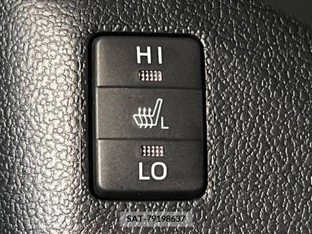 Toyota PRIUS 2017-07 366609-5