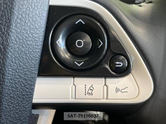 Toyota PRIUS 2017-07 366609-4