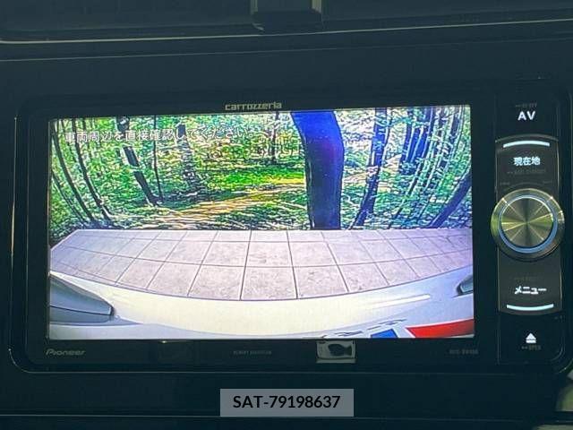 Toyota PRIUS 2017-07 366609-3