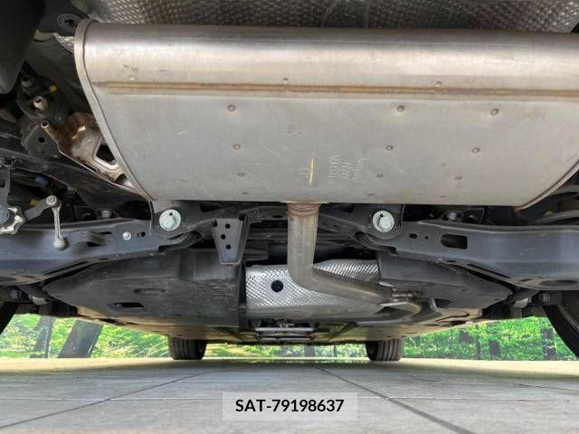Toyota PRIUS 2017-07 366609-18