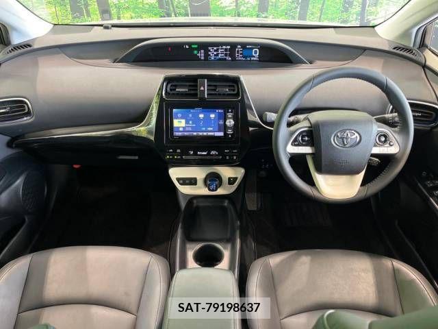 Toyota PRIUS 2017-07 366609-1