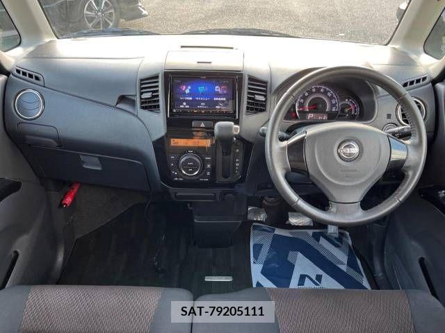 Nissan ROOX 2011-09 297929-1