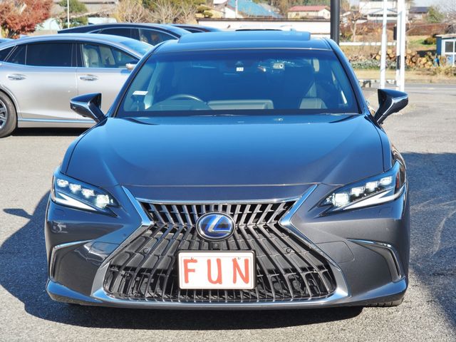 Lexus ES 2021-11 184133-1