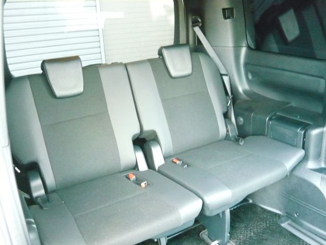 Toyota NOAH 2019-07 24586-11