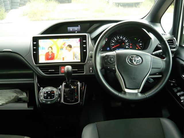 Toyota NOAH 2019-07 24586-4