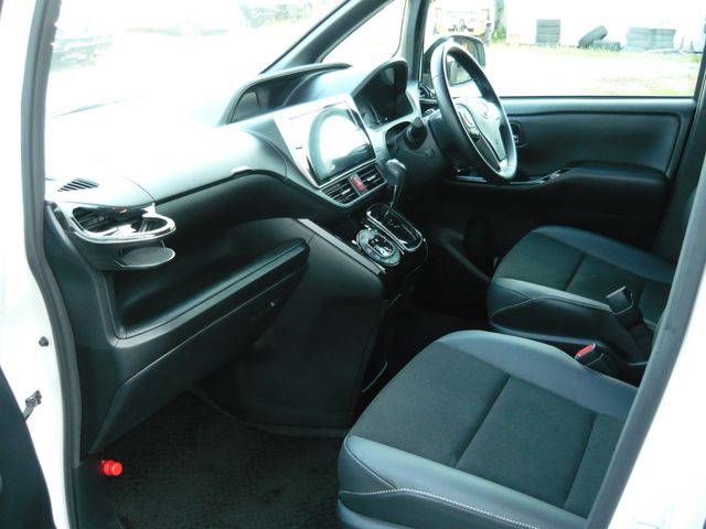 Toyota NOAH 2019-07 24586-12