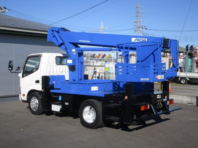 Hino DUTRO 2017-08 183119-4
