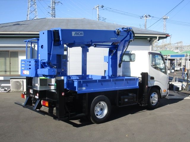 Hino DUTRO 2017-08 183119-5