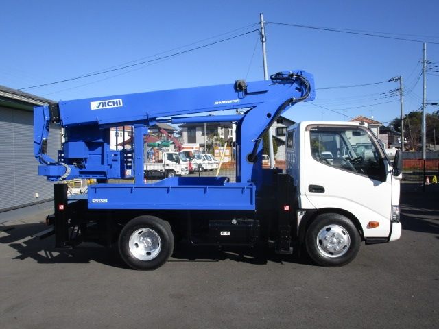 Hino DUTRO 2017-08 183119-2