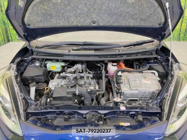 Toyota AQUA 2018-04 339232-18