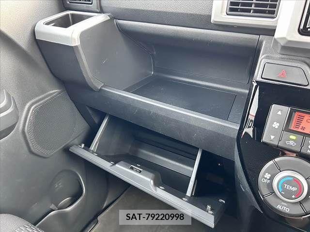 Daihatsu WAKE 2020-08 341521-23