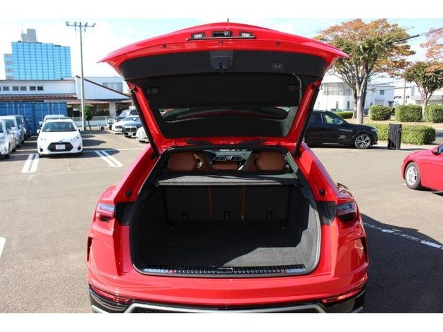 Lamborghini URUS 2020-03 27628-7