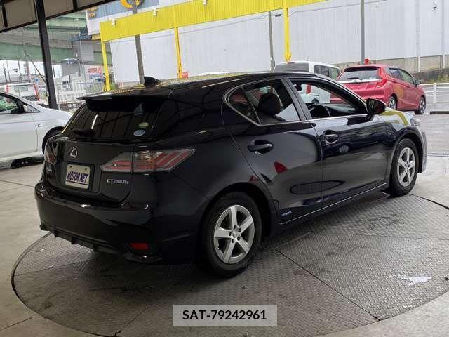 Lexus CT 2014-07 275992-16