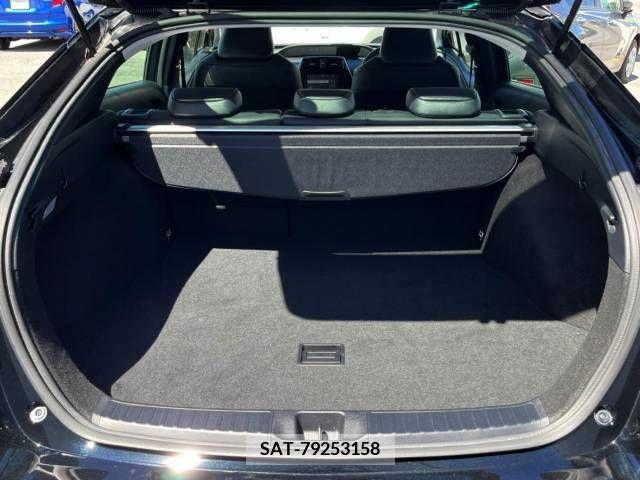 Toyota PRIUS 2019-04 332077-10