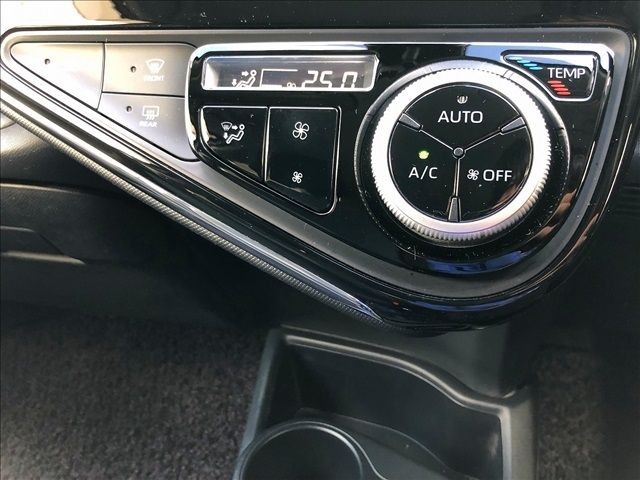 Toyota AQUA 2017-06 182591-29