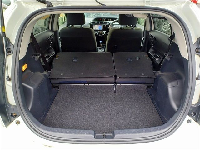 Toyota AQUA 2017-06 182591-6