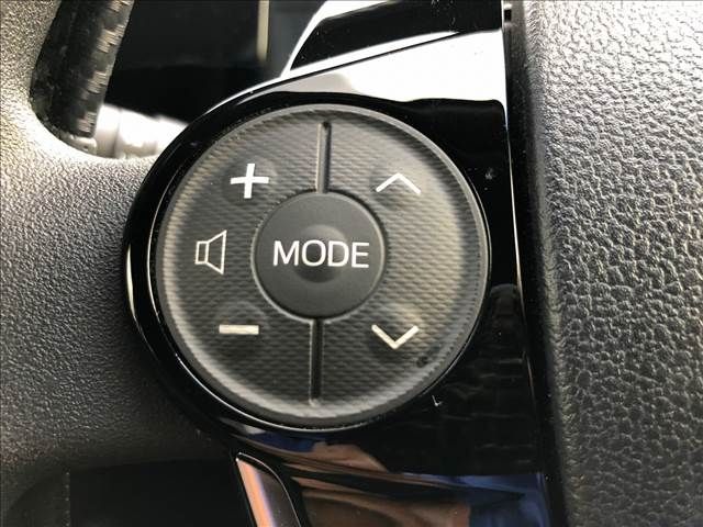 Toyota AQUA 2017-06 182591-13