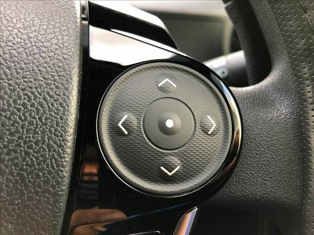 Toyota AQUA 2017-06 182591-14