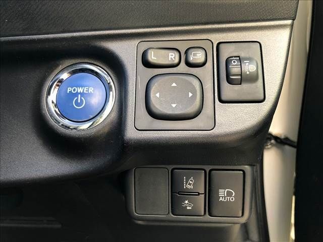 Toyota AQUA 2017-06 182591-24