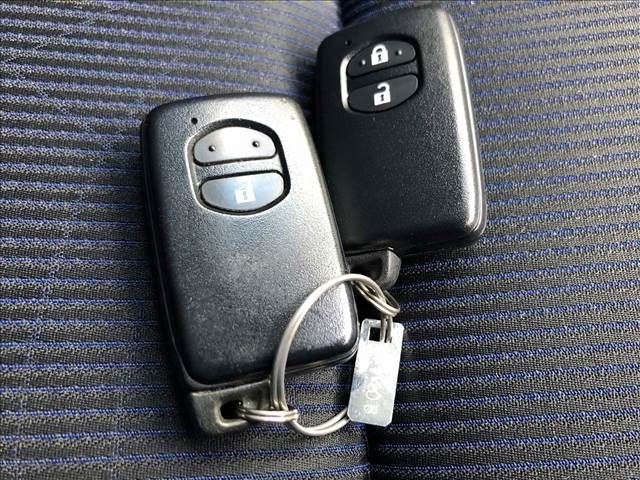 Toyota AQUA 2017-06 182591-23