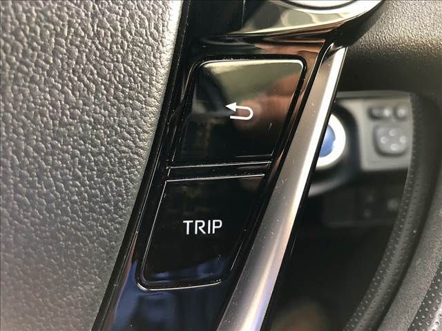 Toyota AQUA 2017-06 182591-15