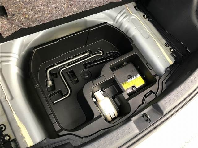 Toyota AQUA 2017-06 182591-28