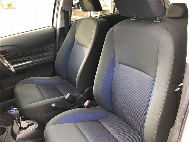 Toyota AQUA 2017-06 182591-3