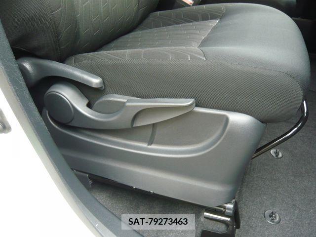 Toyota ROOMY 2018-01 251422-23