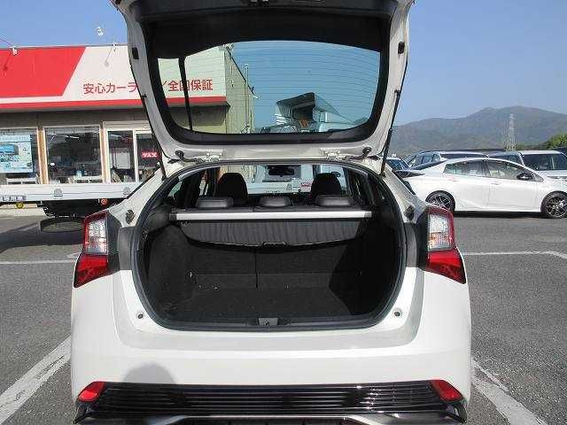 Toyota PRIUS 2020-02 8297-16