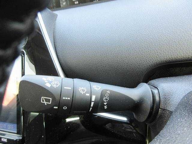 Toyota PRIUS 2020-02 8297-12