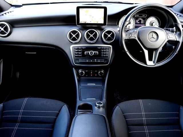 Mercedes Benz A-CLASS 2015-04 20738-1