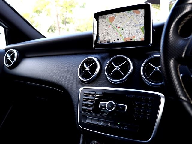 Mercedes Benz A-CLASS 2015-04 20738-18