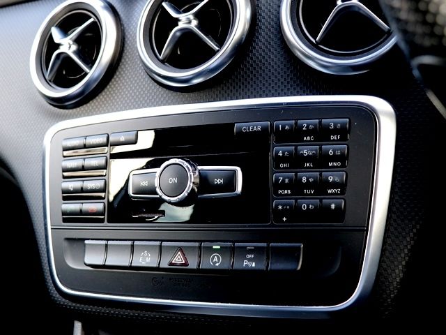 Mercedes Benz A-CLASS 2015-04 20738-21