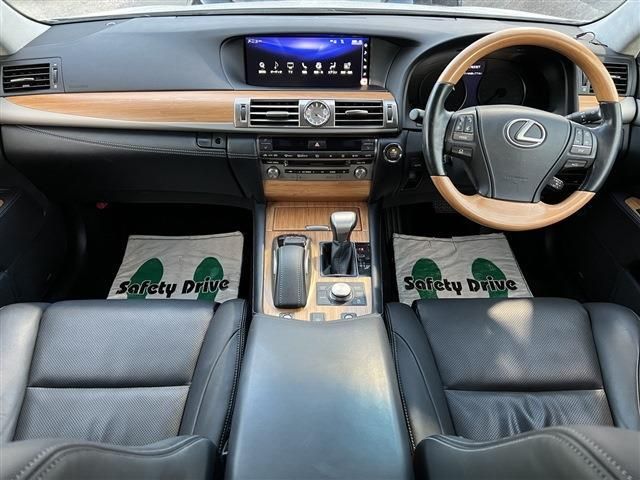 Lexus LS 2017-01 193763-11
