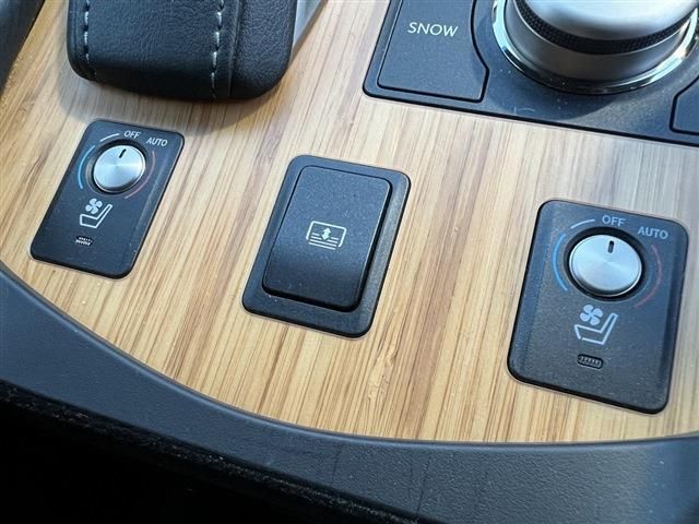 Lexus LS 2017-01 193763-16