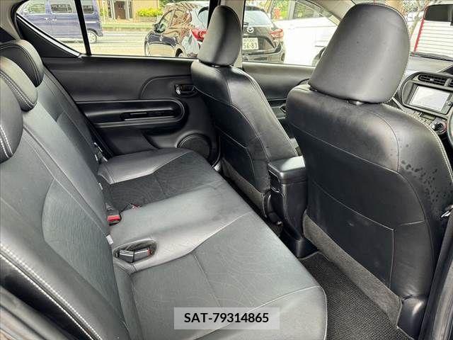 Toyota AQUA 2013-09 335872-16