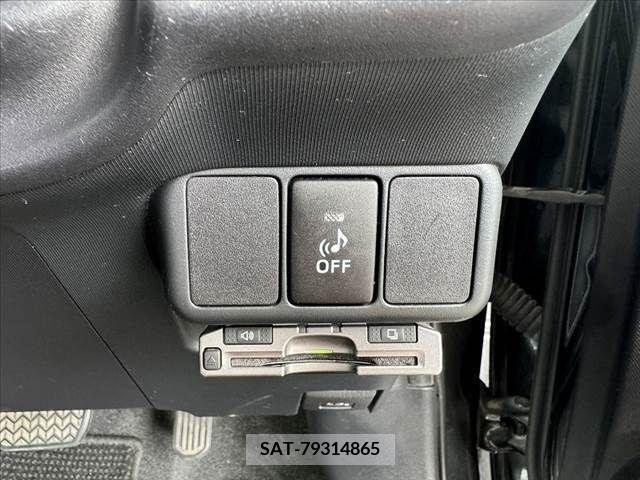 Toyota AQUA 2013-09 335872-26