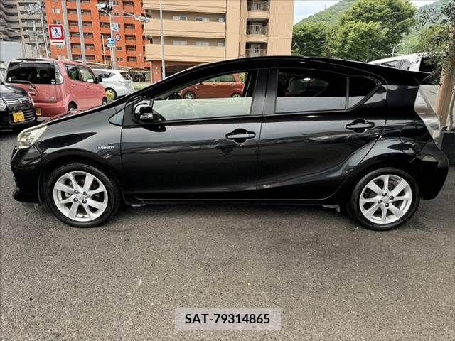 Toyota AQUA 2013-09 335872-13