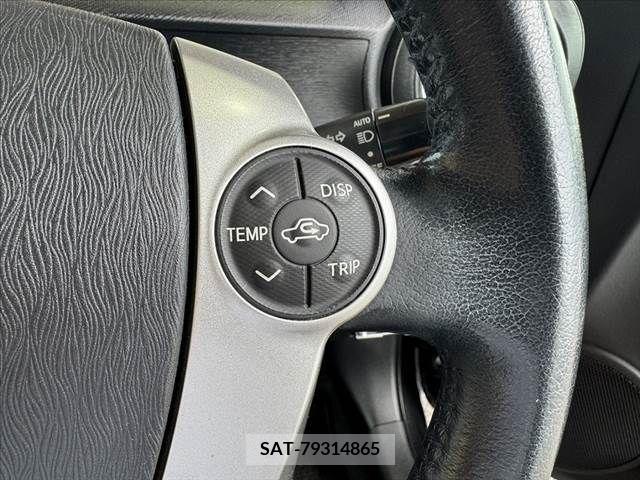 Toyota AQUA 2013-09 335872-22