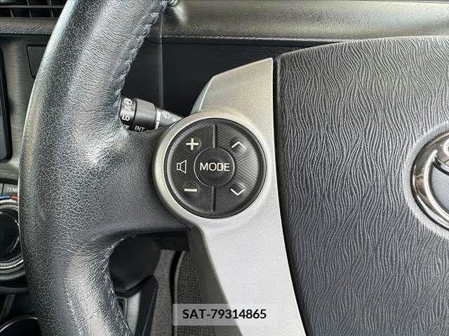 Toyota AQUA 2013-09 335872-21