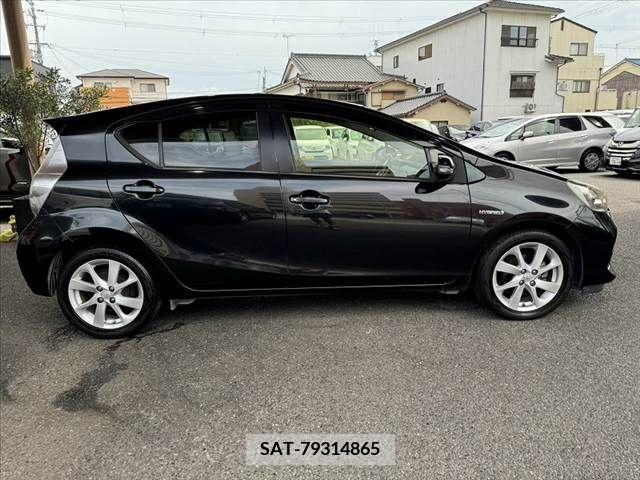 Toyota AQUA 2013-09 335872-9