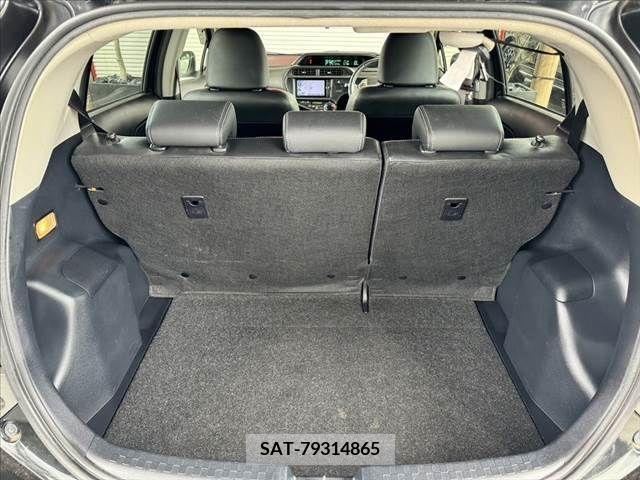 Toyota AQUA 2013-09 335872-18