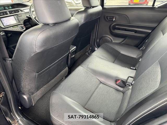 Toyota AQUA 2013-09 335872-17