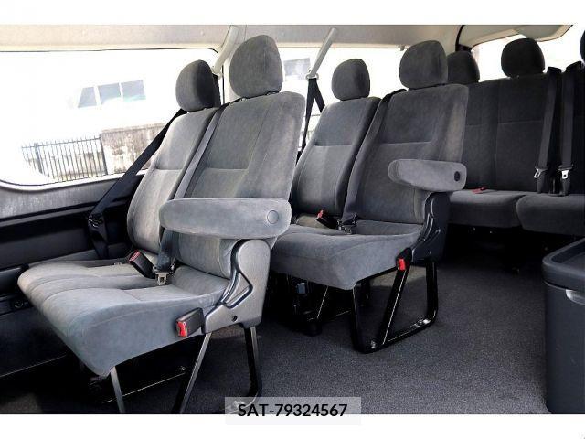 Toyota HIACE WAGON 2017-01 373438-3