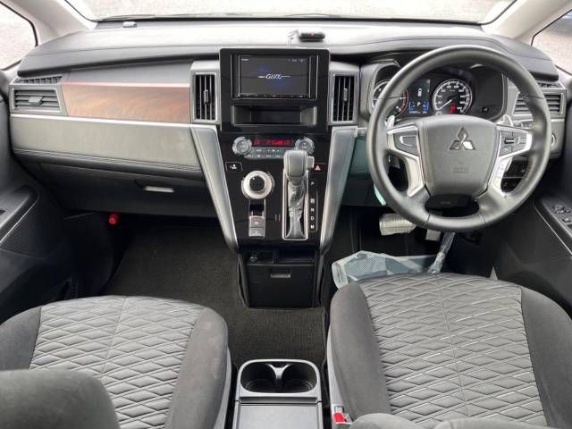 Mitsubishi DELICA D5 2022-12 22028-1