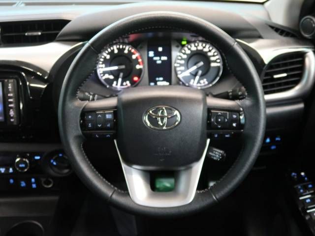 Toyota HILUX 2021-04 513-12