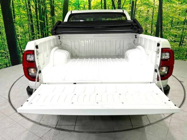 Toyota HILUX 2021-04 513-11