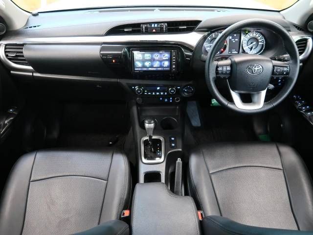 Toyota HILUX 2021-04 513-1
