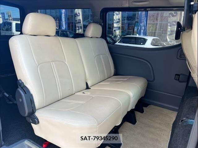 Nissan NV350 Caravan 2019-02 365572-9