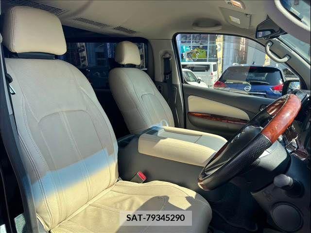 Nissan NV350 Caravan 2019-02 365572-8